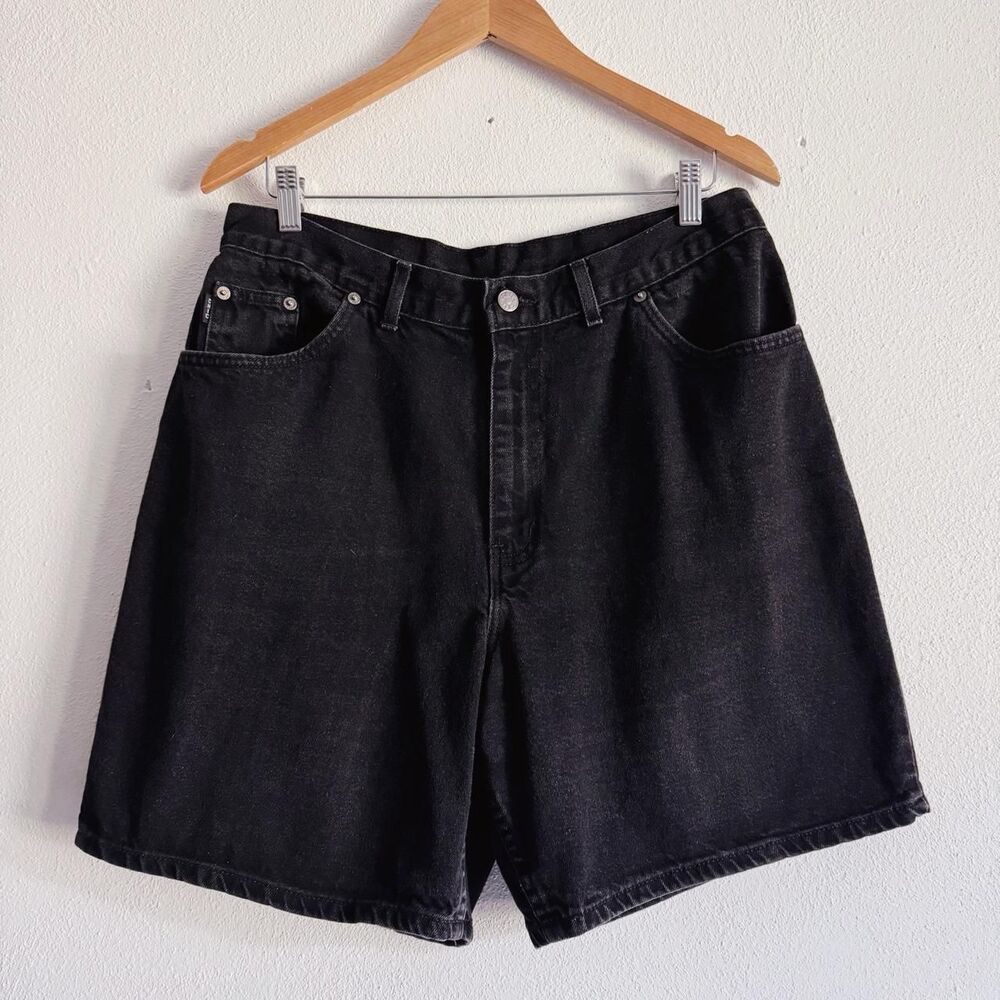 Chic Women's Black Shorts